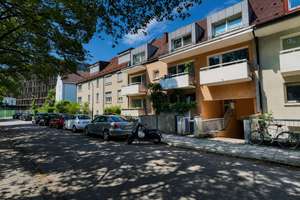 Helles Dachgeschossapartment Bogenhausen, ruhig gelegen – attraktive Kapitalanlage mit 4,5 % BME