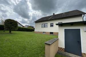 Einfamilienhaus in ruhiger Lage mit Terrasse und Balkon! – Die vollständige Adresse der Immobilie erhältst du vom Anbieter., 92714 Pleystein – Vorschaubild 4