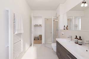 Ruhige 2-Zimmer-Wohnung am Ackermannbogen mit Balkon zum begrünten Innenhof – Petra-Kelly-Straße 15, 80797 Schwere-Reiter-Straße, München – Vorschaubild 8