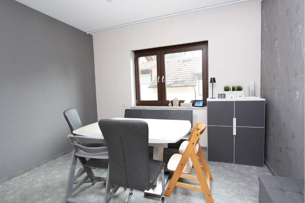 Immobilie in Flörsbachtal - Hochwertig saniertes Einfamilienhaus - Bild 4