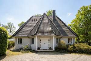 Stilvolles Anwesen in Bestlage – Villa mit parkähnlichem Grundstück in direkter Lage zum Knoops Park – Die vollständige Adresse der Immobilie erhältst du vom Anbieter., 28717 Lesum, Bremen – Vorschaubild 1