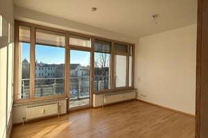 Balkon, EBK, Parkett, Dusche, Aufzug. Lichdurchflutete 2RWE in der nördlichen Innenstadt in Halle!