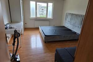 Helle 3-Zimmer Wohnung im 4. OG in Pforzheim Innenstadt – Blumenheckstraße 36, 75175 Innenstadt, Pforzheim – Vorschaubild 1