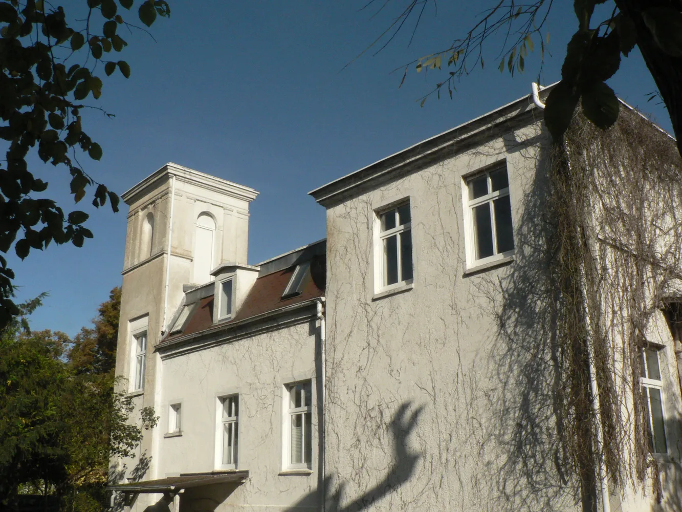 Preiswerte Eigentumswohnung in einer Villa in ruhiger Stadtrandlage in der Mecklenburg. Seenplatte, Mecklenburgische Seenplatte Kreis – Bild 4