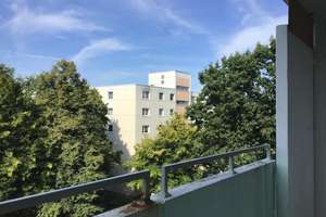 Großzügige 3-Zimmer-Wohnung mit Balkon (WBS) – Bonhoefferweg 16, 45279 Horst, Essen – Vorschaubild 1