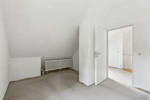 Gemütliche 2,5-Zimmer-Maisonette-Wohnung unweit des Michaeliparks in ruhiger Lage mit Westbalkon – Die vollständige Adresse der Immobilie erhältst du vom Anbieter., 81825 Berg am Laim Ost, München – Vorschaubild 11