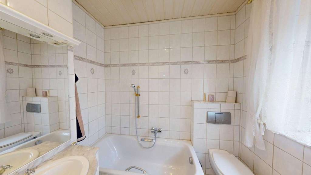 Immobilie in Köthen (Anhalt) - Ohne Käuferprovision! Freistehendes EFH mit großem Hof & einzigartigem Garagenensemble in Köthen - Bild 4