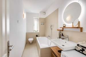 Altbaucharme trifft Moderne – vermietete 4-Zimmer-Wohnung mit zwei Balkonen an der Isar – Schäftlarnstr. 160, 81371 Thalkirchen, München – Vorschaubild 3