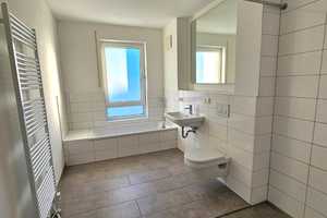 Tolle 2 Zimmer - Wohnung mit Balkon, Parkett, hochwertiges Badezimmer und Gäste - WC – Bremer Straße 12, 44135 Dortmund – Vorschaubild 4