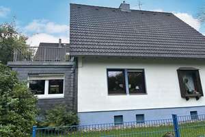 Freistehende und teilweise vermietete Immobilie in guter Wohnlage! – Die vollständige Adresse der Immobilie erhältst du vom Anbieter., 42579 Heiligenhaus – Vorschaubild 2