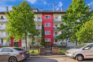 Große und praktisch geschnittene Dachgeschoßwohnung wartet auf neue Bewohner – Die vollständige Adresse der Immobilie erhältst du vom Anbieter., 70188 Ostheim, Stuttgart – Vorschaubild 1