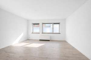 Kernsaniertes City-Apartment mit Zusatzraum & Gartenfläche als zweitem Wohnzimmer – Die vollständige Adresse der Immobilie erhältst du vom Anbieter., 40227 Oberbilk, Düsseldorf – Vorschaubild 2
