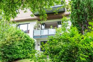Moderne 3-Zimmerwohnung mit großzügigem Balkon zur Südwestseite und Blick in den schönen Garten