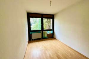 Geringe Erbpacht!
Idyllisches Reihenmittelhaus mit viel Platz für Familien! – Die vollständige Adresse der Immobilie erhältst du vom Anbieter., 53117 Auerberg, Bonn – Vorschaubild 6