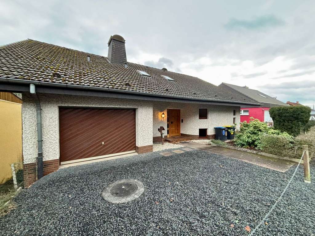 Immobilie in Gersfeld - Gepflegtes Einfamilienhaus in Gersfeld/Hettenhausen mit Ausbaupotenzial und flexibler Nutzung - Bild 0