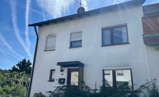 Renovierungsbedürftiges Haus mit großem Grundstück in guter Lage....