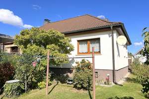 Charmanter Bungalow mit Ausbaupotenzial und wunderschönem Garten in Bobbau – Die vollständige Adresse der Immobilie erhältst du vom Anbieter., 6766 Bobbau – Vorschaubild 3