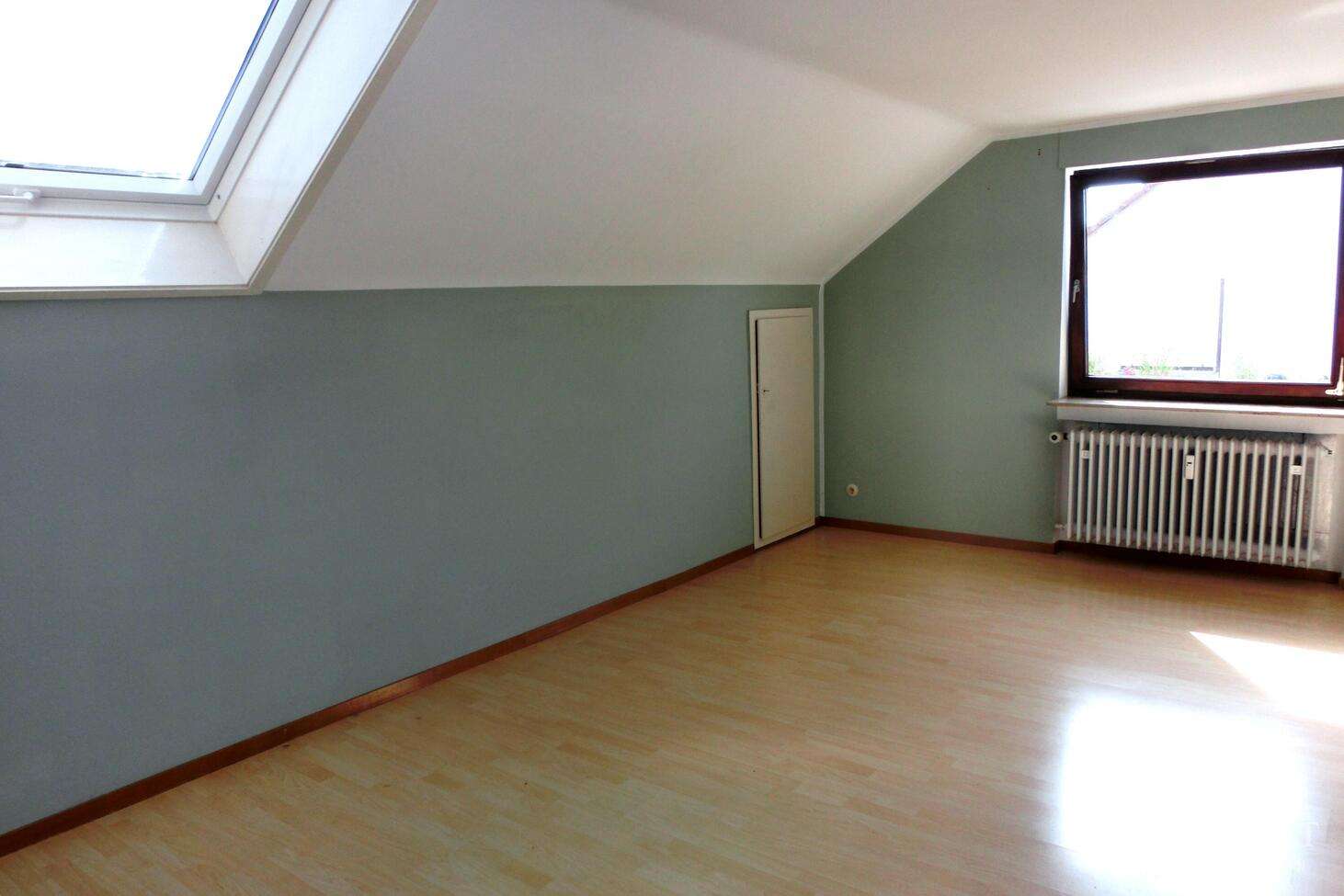 Immobilie in Heiningen - Gepflegte 3 Zimmer-DG-Wohnung mit Balkon, in ruhiger Lage, inkl. Kfz-Stellplatz! - Bild 1