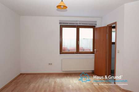 *** schönes Apartment in ruhiger Seitenstraße ***