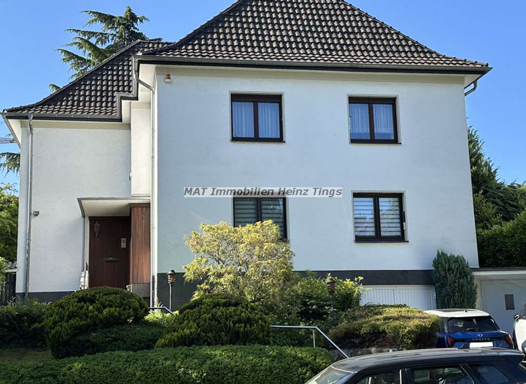 Aachen - Südviertel - Zweifamilienhaus mit Gartenparadies und Ausbaureserve