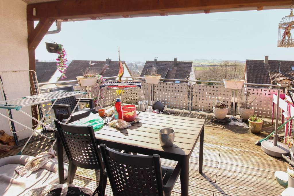 Immobilie in Pliezhausen - Einfamilienhaus mit großem Garten, Balkon und Garage - Bild 4