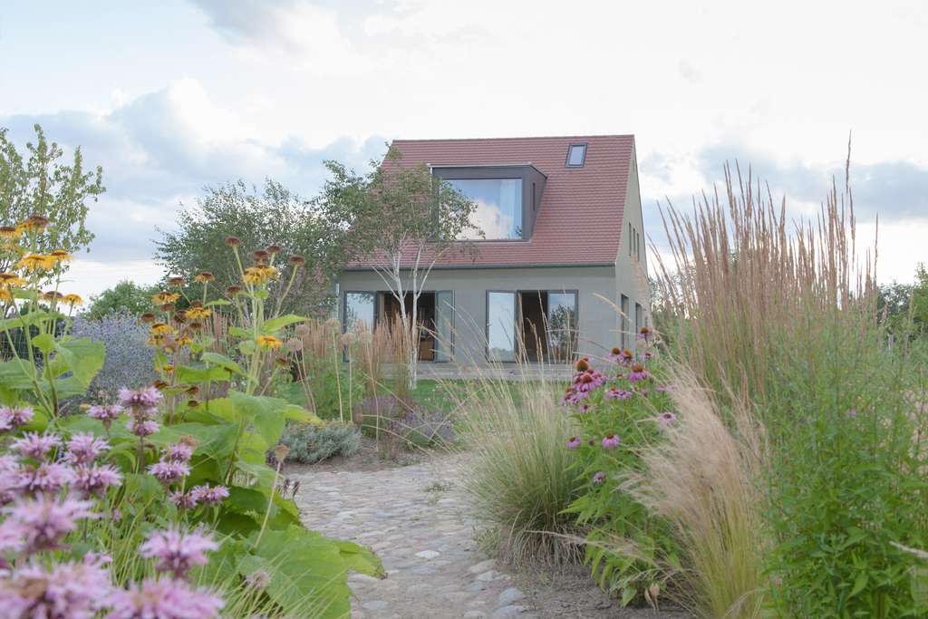 Immobilie in Nordwestuckermark - Idyllisches Ferienhaus in der Uckermark mit wunderschön angelegtem Garten - Bild 0