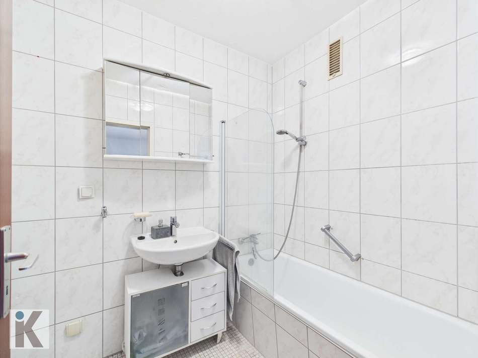 Bad mit Wanne