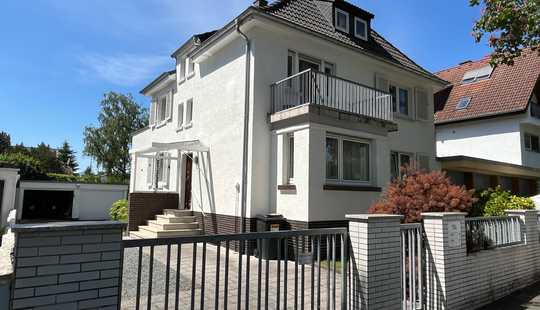 Bild von Geräumiges Ein- bis Zweifamilienhaus mit Garage und 2 Balkonen in Villenkolonie Darmstadt-Eberstadt