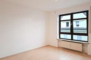 Urbanes Wohnen mit Wohlfühlfaktor – Helle 2-Zimmer-Wohnung mit Balkon und Außenstellplatz – Die vollständige Adresse der Immobilie erhältst du vom Anbieter., 86165 Lechhausen-Süd, Augsburg – Vorschaubild 5