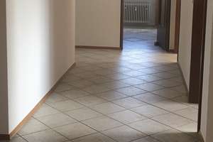 Wohnen im Grünen, helle 4,5-Zimmer-Wohnung in Nürnberg,Südbalkon mit Blick ins Grüne – Die vollständige Adresse der Immobilie erhältst du vom Anbieter., 90453 Katzwang, Reichelsdorf Ost, Reichelsdorfer Keller, Nürnberg – Vorschaubild 9