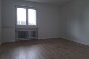 Einziehen und Wohlfühlen - großzügige und renovierte 2-Zimmer-Wohnung mit Laminat und Balkon... – Breitenbachstr. 104, 47809 Oppum, Krefeld – Vorschaubild 3