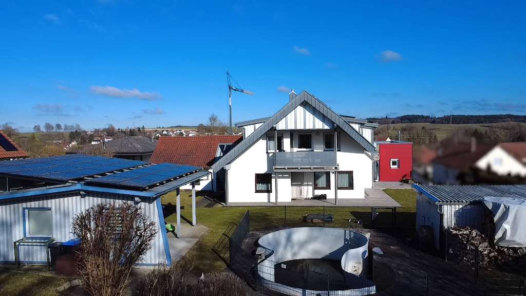 Immobilie in Maselheim - Attraktives 3-Familienhaus in Sulmingen mit Pool, PV-Anlage und großem Garten – ideal für Eigennutze - Bild 3