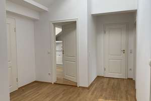 Helle 4-Zimmer-DG-Wohnung mit Einbauküche, Mü.-Giesing, auch für WG – Die vollständige Adresse der Immobilie erhältst du vom Anbieter., 81539 Obergiesing, München – Vorschaubild 6