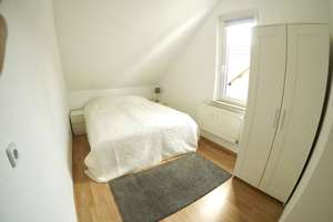 Sehr schöne 2-Zimmer DG Whg, renoviert, möbliert + Einbauküche – Hintere Schöneworth 17, 30167 Nordstadt, Hannover – Vorschaubild 6