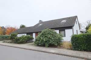 Charmantes Wohnen in Maschen: Großzügiges Bungalow-Einfamilienhaus – Harburg (Kreis) – Vorschaubild 1
