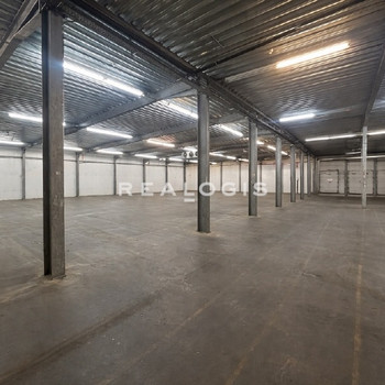 ca. 3.200 m ² großes Rampenlager an der A7 in Seevetal zu vermieten