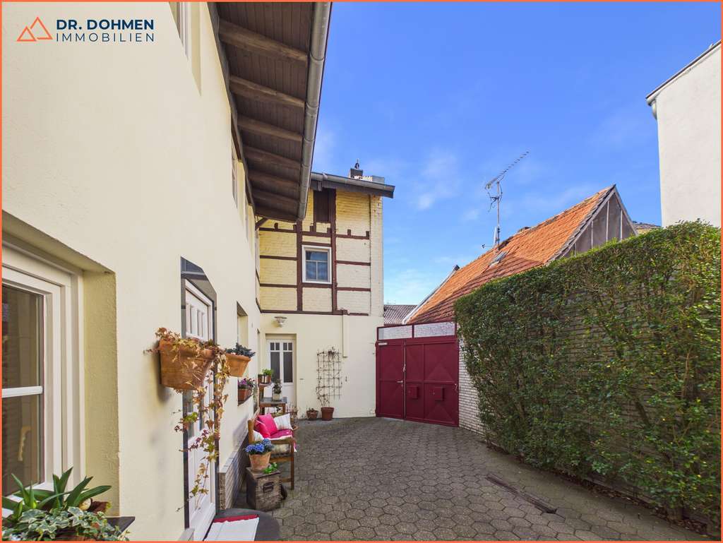 Immobilie in Hückelhoven - Gepflegtes Zweifamilienhaus mit Innenhof, Garage und großem Garten in Hückelhoven-Brachelen - Bild 4