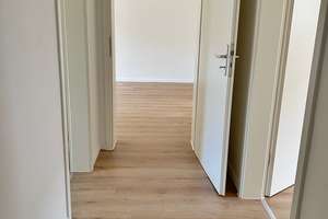 Traumhafte sanierte 3,5 Zimmerwohnung mit Balkon und Garten – Die vollständige Adresse der Immobilie erhältst du vom Anbieter., 46119 Klosterhardt-Nord, Oberhausen – Vorschaubild 2