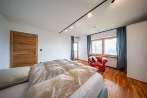 Exklusives Mehrgenerationenhaus mit einzigartigem Bergpanorama und hochwertiger Ausstattung  – Die vollständige Adresse der Immobilie erhältst du vom Anbieter., 83075 Bad Feilnbach – Vorschaubild 9