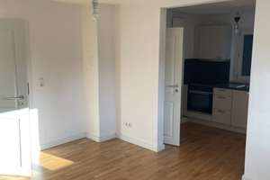 Geschmackvolle 3-Zimmer-DG-Wohnung mit Balkon und Einbauküche in Riemerling – Die vollständige Adresse der Immobilie erhältst du vom Anbieter., 81825 Berg am Laim Ost, München – Vorschaubild 8