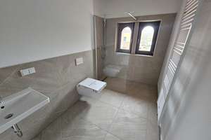 Wohnen im Denkmal - 2 Zimmer, Balkon, Parkett, modernes Bad, Fußbodenheizung & Stellplatz