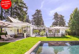 Pool Bungalow