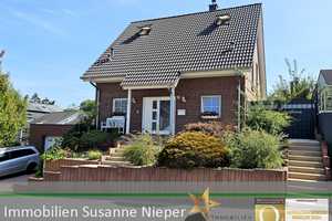 Exzellent ausgestattetes, freistehendes Einfamilienhaus mit Solaranlage – Solingen – Vorschaubild 1