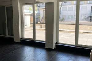 Exklusive 2 Zimmer Wohnung mit Einbauküche, Terrasse und Eckbadewanne – Beekstraße 17, 47051 Altstadt, Duisburg – Vorschaubild 3