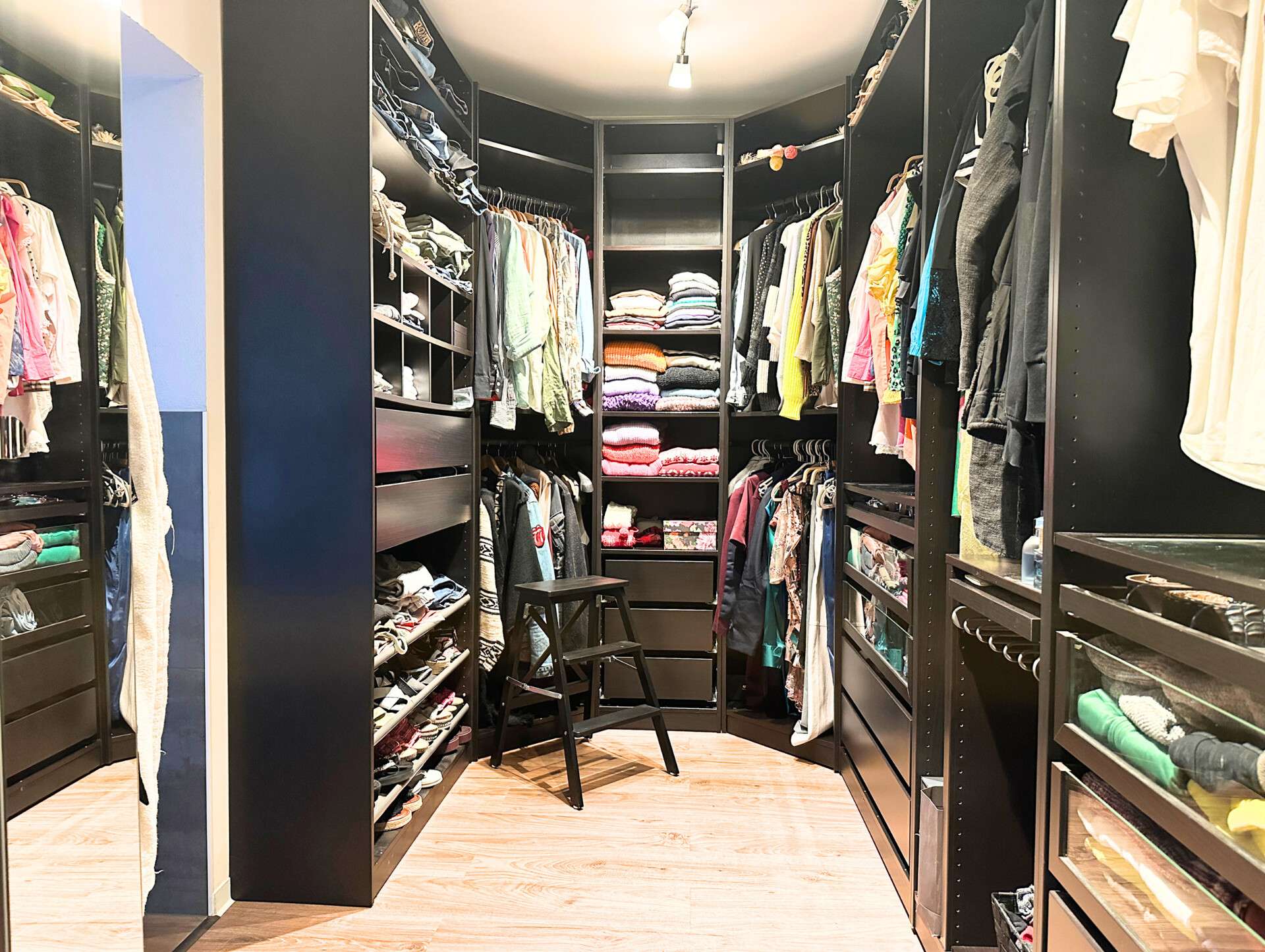 Immobilie in Erzhausen - VIEL PLATZ FÜR FAMILIE, HOME OFFICE & GÄSTE: Modernisiertes EFH +  Einliegerwohnung (vermietet) - Bild 13