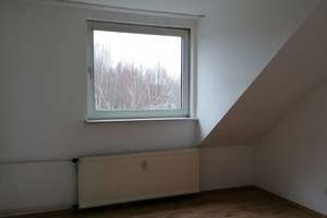 Schöne Dachgeschosswohnung mit Parkplatz in zentrale Lage Gelsenkirchen – Wiehagen Straße 63a, 45879 Neustadt, Gelsenkirchen – Vorschaubild 5