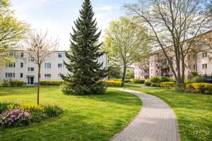 Vermietete 2-Zimmer-Wohnung in grüner Lage von Berlin-Lichtenrade – attraktive Kapitalanlage – Barnetstraße 31C, 12305 Lichtenrade, Berlin – Vorschaubild 1