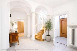 AIGNER - Rarität in Bestlage: Historische Villa mit Garten und Außenpool im Blumenviertel – Die vollständige Adresse der Immobilie erhältst du vom Anbieter., 81377 Großhadern, München – Vorschaubild 7