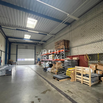 Vielseitig nutzbare Lagerfläche im Kölner Hafen | RUHR REAL