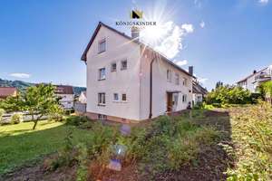 Vater,Mutter,Kind - gern auch mit Oma und Opa
Grosses Haus mit modernisiertem Dach und Ausbaureserv – Die vollständige Adresse der Immobilie erhältst du vom Anbieter., 73630 Remshalden – Vorschaubild 2